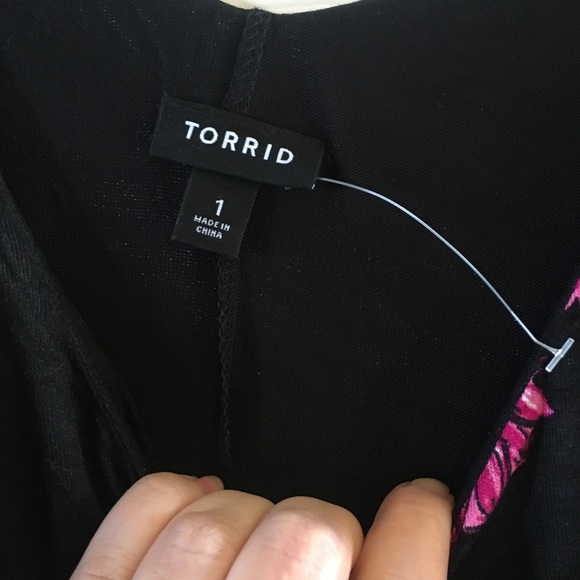 NWT TORRID Black Floral Hacci Knit Maxi Dress SZ 1 - Picture 7 of 8